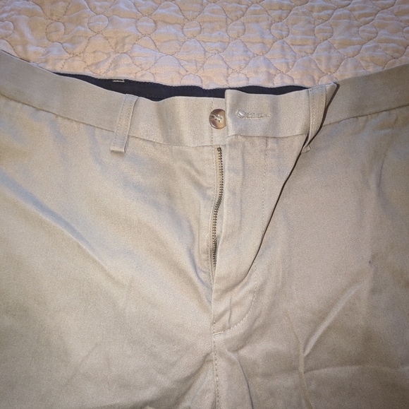 Croft and Barrow 36x32 khaki pants - Picture 2 of 5